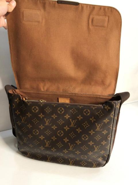 Louis vuitton beaubourg online messenger bag